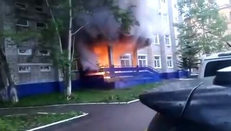 У росії чоловік підпалив будівлю Росгвардії