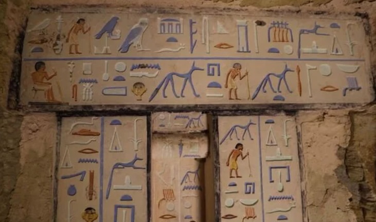 Археологи обнаружили в одной из гробниц Египта дверь в «загробный мир»