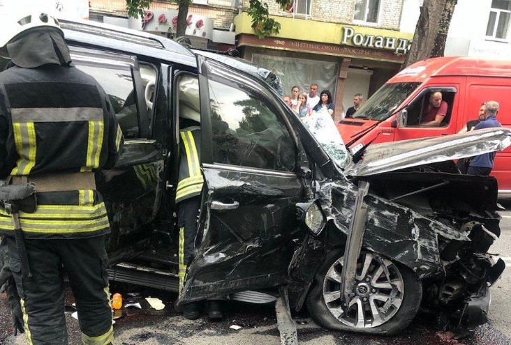 В Херсоне оккупант на ворованной машине попал в аварию: двое погибших