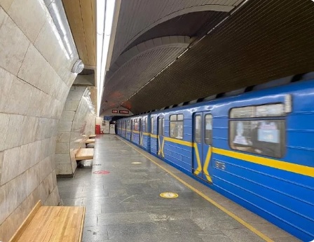У Києві метро їздитиме частіше