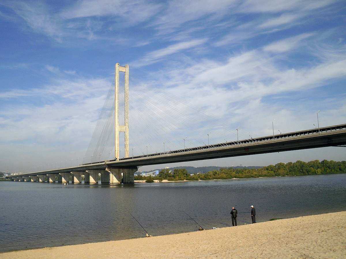 У Києві закриють рух Південним мостом для приватного транспорту