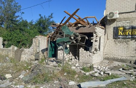 Унаслідок обстрілів Лисичанська зруйновані житлові будинки, храми та адмінбудівлі (фото, відео)