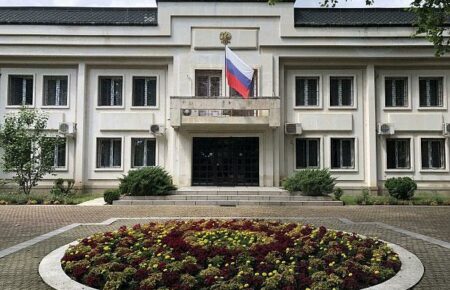 Болгарія висилає 70 російських дипломатів через «загрозу національній безпеці»