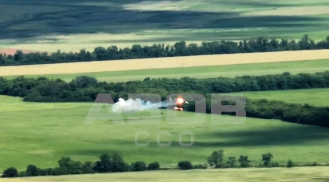 В Запорожской области ССО «АЗОВ» сбили российский вертолет (видео)