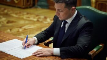 Украина не сможет подписать ни одно соглашение о безопасности до завершения боевых действий — Евгений Магда