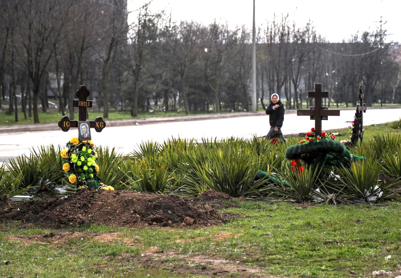 У Маріуполі окупанти вимагають за поховання у труні та окремій могилі по 25 тисяч гривень