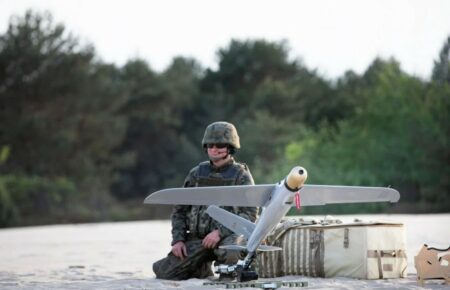 У Польщі відкрили збір коштів на 20 дронів-камікадзе для України