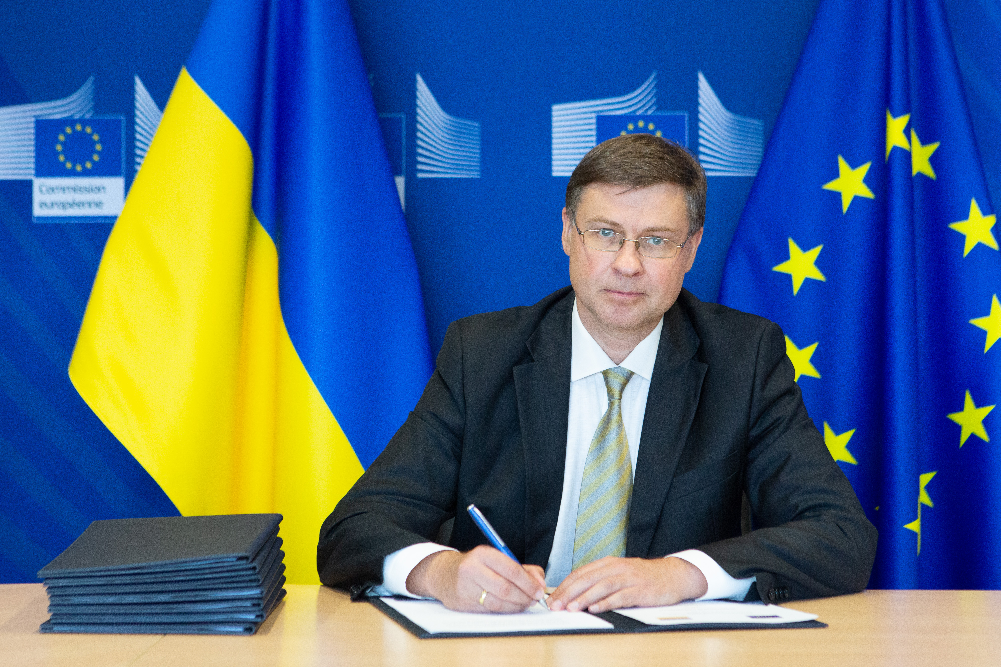 Єврокомісія підписала меморандум про надання Україні траншу на €1 мільярд