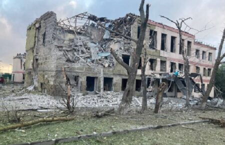Російські окупанти зруйнували ще дві школи на Донеччині — Кириленко