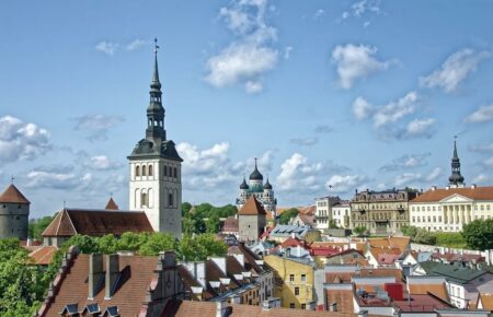 В Эстонии для украинских беженцав открывают языковые курсы и адаптационное обучение