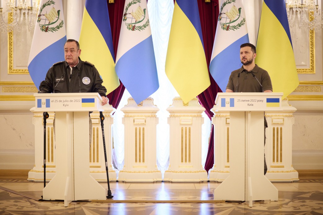 Гватемала готова допомогти Україні у відновленні після війни — президент