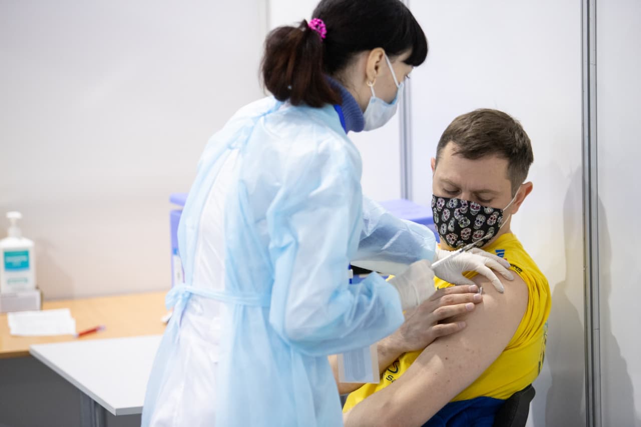 Ожидается сезонная вспышка COVID-19: киевлян призывают вакцинироваться в ближайшее время
