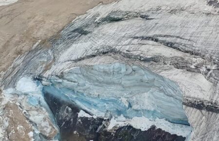 В італійських Альпах обвалився льодовик, є загиблі
