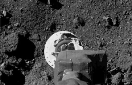 Зонд NASA добув 250 грамів ґрунту на астероїді Бенну