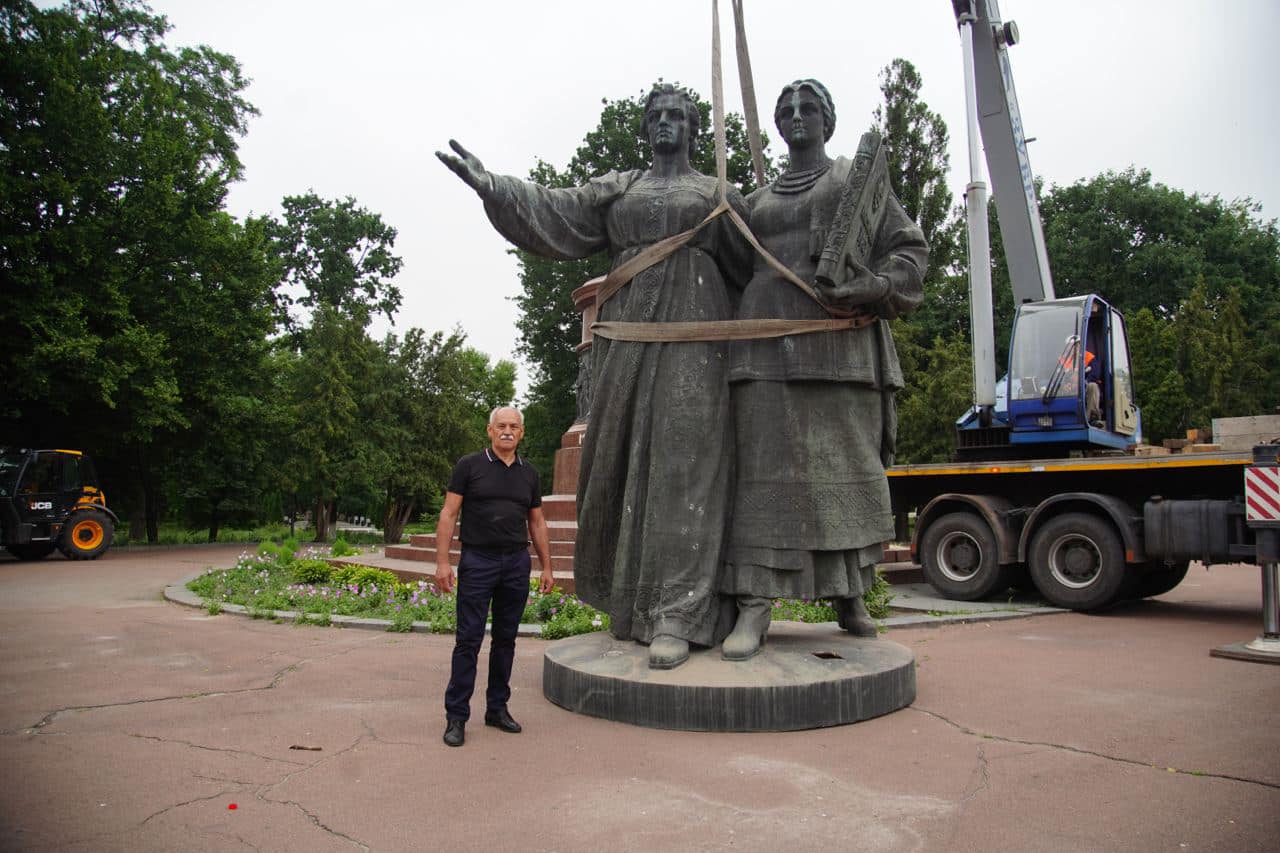 У Переяславі знесли пам'ятник 300-річчю возз’єднання України з Росією