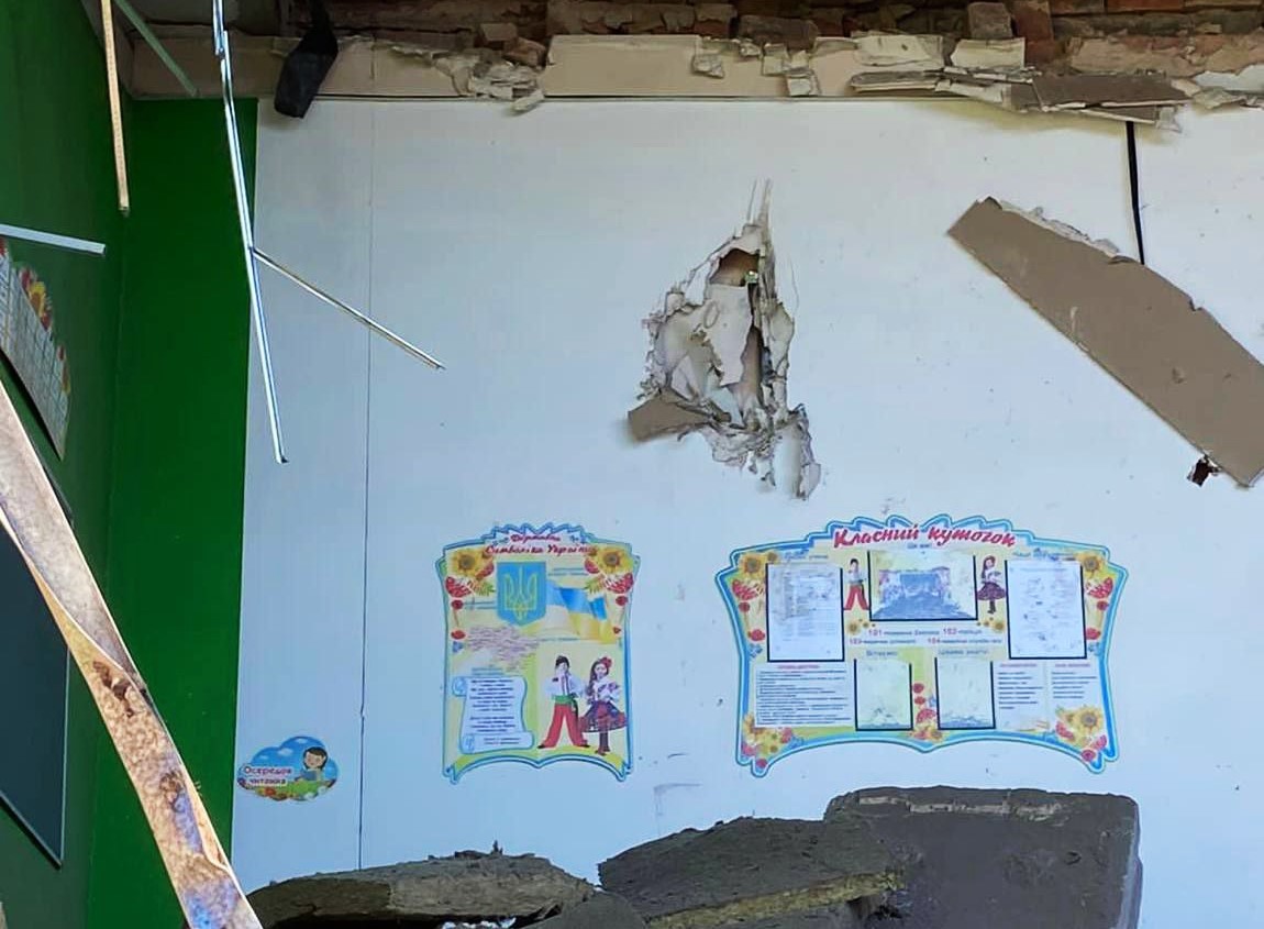 Російські окупанти за ніч зруйнували три школи на Дніпропетровщині