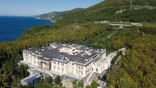 В Італії арештували понад 140 мільйонів доларів активів архітектора «палацу Путіна» — Reuters