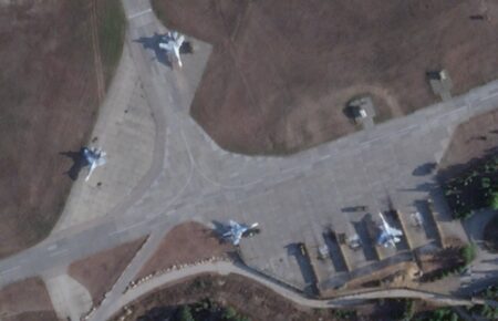 Опублікували супутникові знімки аеродрому «Бельбек»: судячи із кадрів, пошкоджень немає (фото)