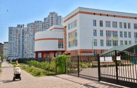 У Києві учні 95% шкіл будуть навчатися у змішаному форматі