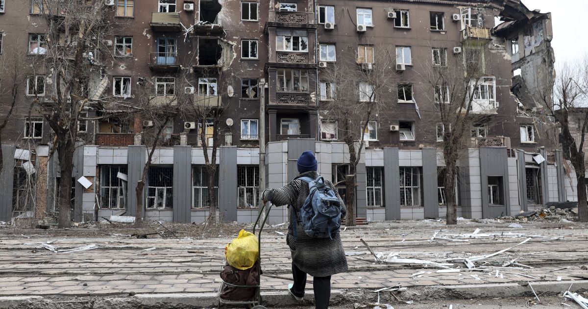 Росіяни хочуть знести у Маріуполі 147 будинків — близько третини з них заселені людьми