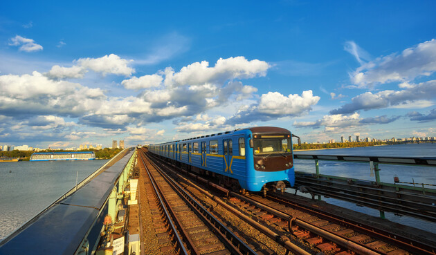 У Києві метро тимчасово змінює час роботи