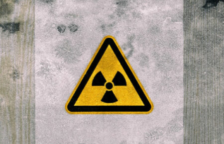 Россияне завезли в Мелитополь лаборатории для защиты руководства от радиации — мэр