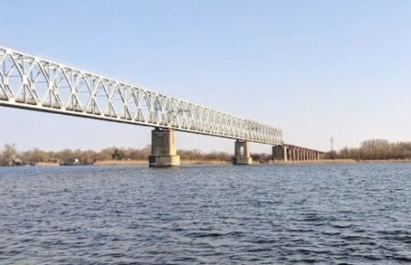 На юге ВСУ точечно отработали по мостам — все основные транспортные артерии через Днепр теперь непроездные