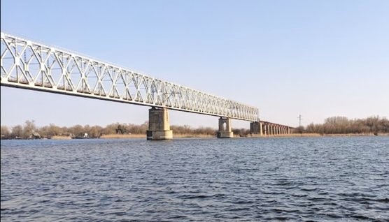 На півдні ЗСУ точково відпрацювали по мостах — усі основні транспортні артерії через Дніпро тепер непроїзні
