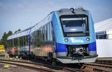 У Німеччині запустили екологічні пасажирські потяги, які працюють на водні