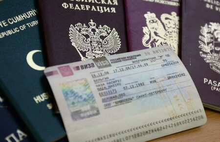 Країни ЄС скасовують спрощений візовий режим з РФ