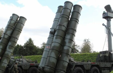 РФ концентрує навколо України ракети С-300, очевидно, до 24 серпня — СтратКом