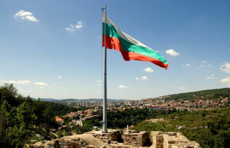 Болгарія зупинила видачу віз для туристів та власників нерухомості з РФ