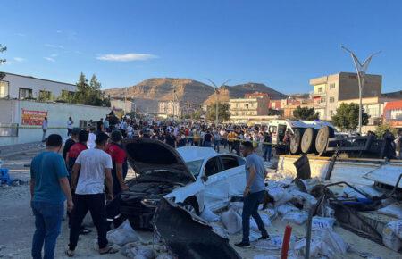 У Туреччині вантажівка в′їхала у натовп, 16 людей загинули