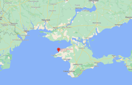 В Крыму снова пожар: вероятно, горит база россиян (видео)