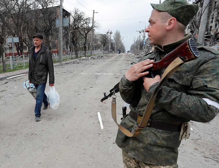 Оккупанты пытаются убедить жителей оккупированных территорий в том, что «Украину уже поделили» — разведка