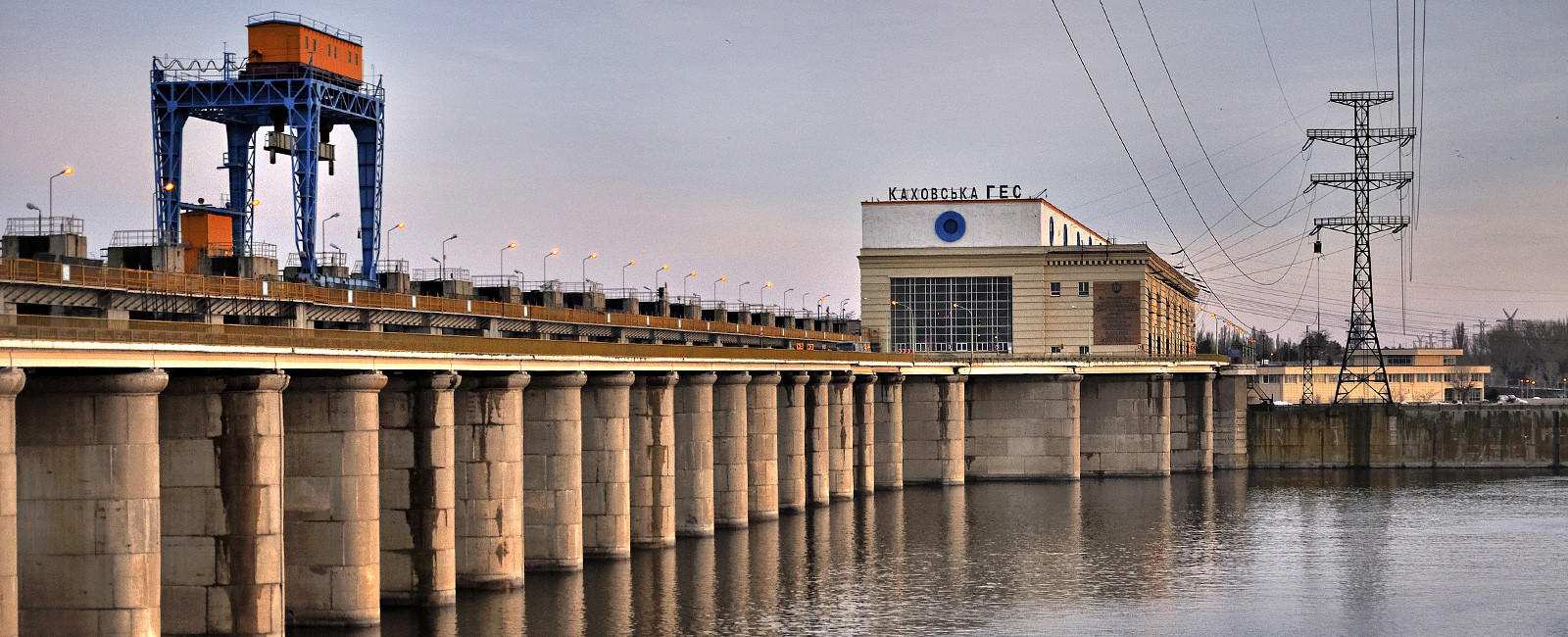 Мост в районе Каховской ГЭС стал непригодным для использования — ОК «Юг»