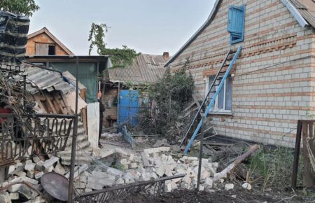 Окупанти обстріляли Дніпропетровщину: пошкоджені будинки, електролінія та газогін