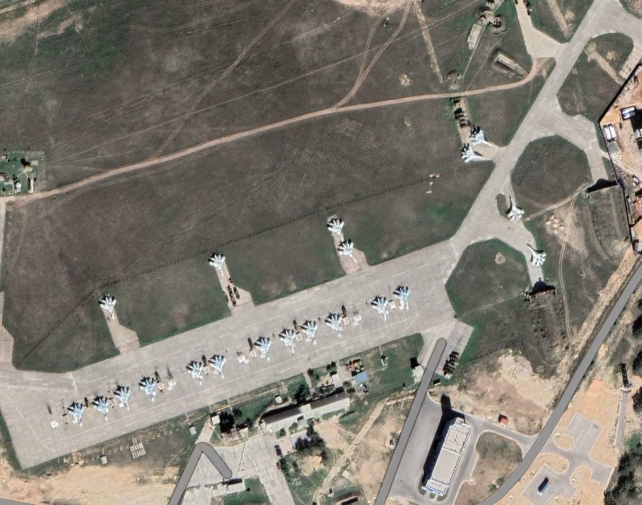 Сили оборони уразили три ворожі літаки на аеродромі «Бельбек» — Ігнат