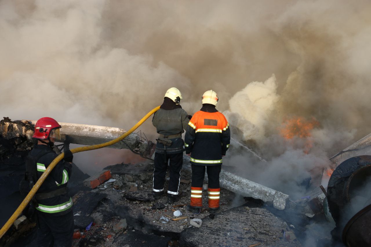 Окупанти знов обстріляли Харків: є руйнування та загиблі