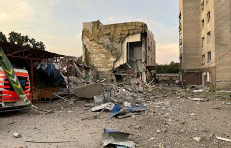 Нічний обстріл Миколаєва ракетами С-300 та «Смерчами»: пошкоджені 35 приватних будинків та 6 багатоповерхівок