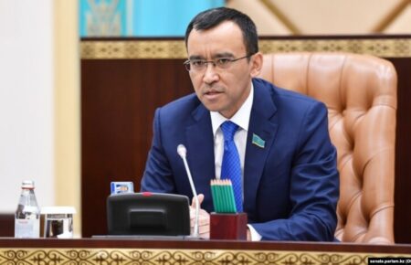 Казахстан не видаватиме дозволів на постійне проживання росіянам, які тікають від мобілізації