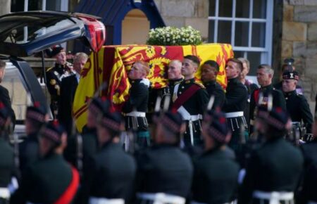 В Единбурзі відбулась церемонія прощання з королевою Єлизаветою II