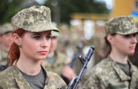 Комітет Ради підтримав законопроєкт про добровільне взяття жінок на військовий облік