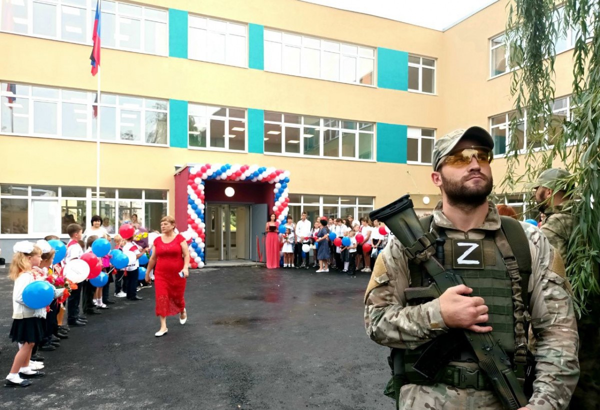 Окупанти перетворюють школи Маріуполя на філіали ГУЛАГу — Андрющенко