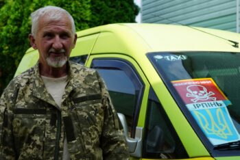 Один проти орди: як 64-річний бучанець самотужки зупинив колону російської техніки