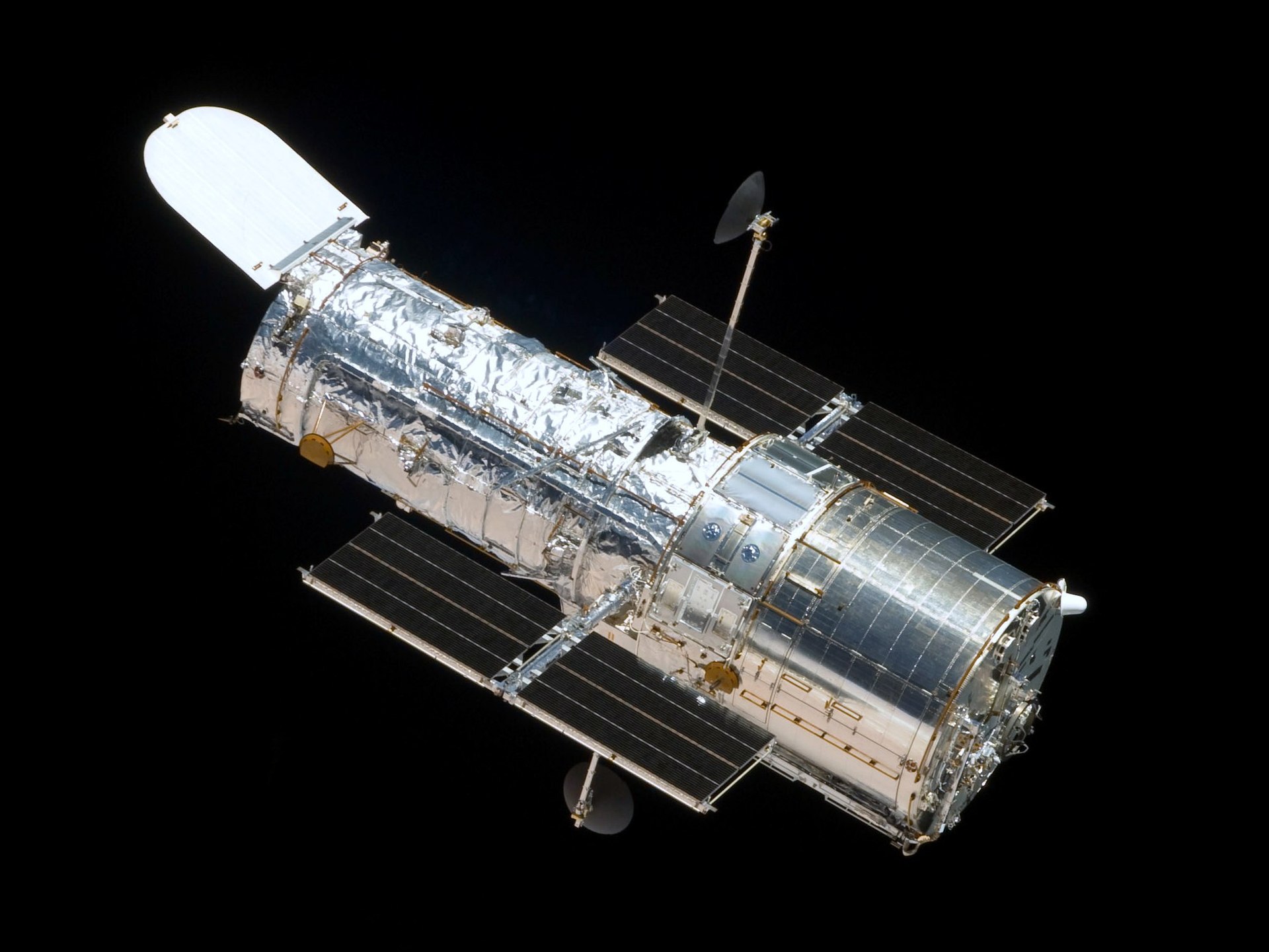 Hubble показал яркое звездное скопление возле центра Млечного Пути (фото)