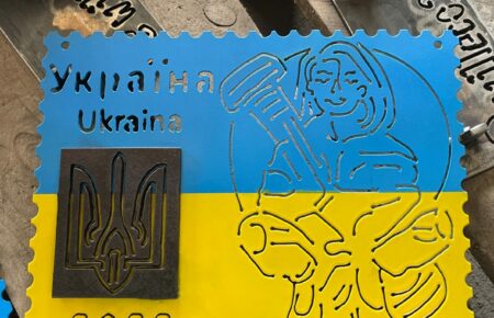 Від металобрухту до перемоги: у Миколаєві майстри виготовляють патріотичні сувеніри зі знищеної техніки росіян