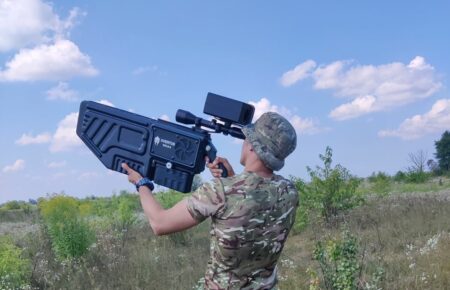 Блокує роботу безпілотників: у Івано-Франківську виготовляють для ЗСУ рушницю-антидрон