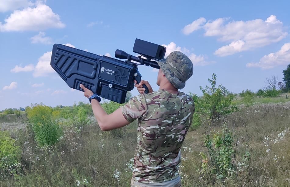 Блокирует работу беспилотников: в Ивано-Франковске изготавливают для ВСУ ружье-антидрон