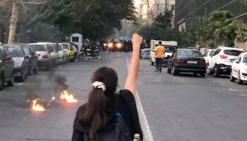 Чи вболівати Україні за успіх протестів в Ірані?